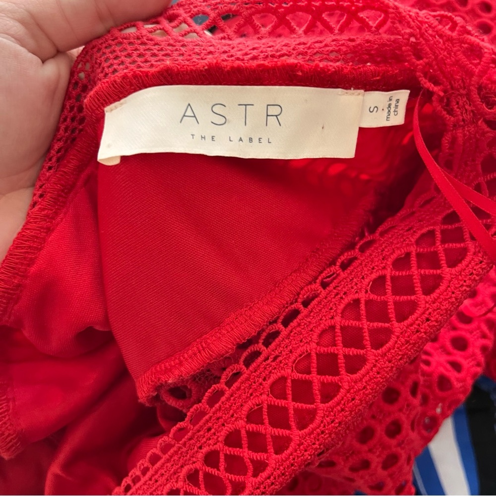 ASTR The Label Red Lace Bodycon Mini Dress Small S Long Sleeve Cutout Eyelet - Picture 11 of 11